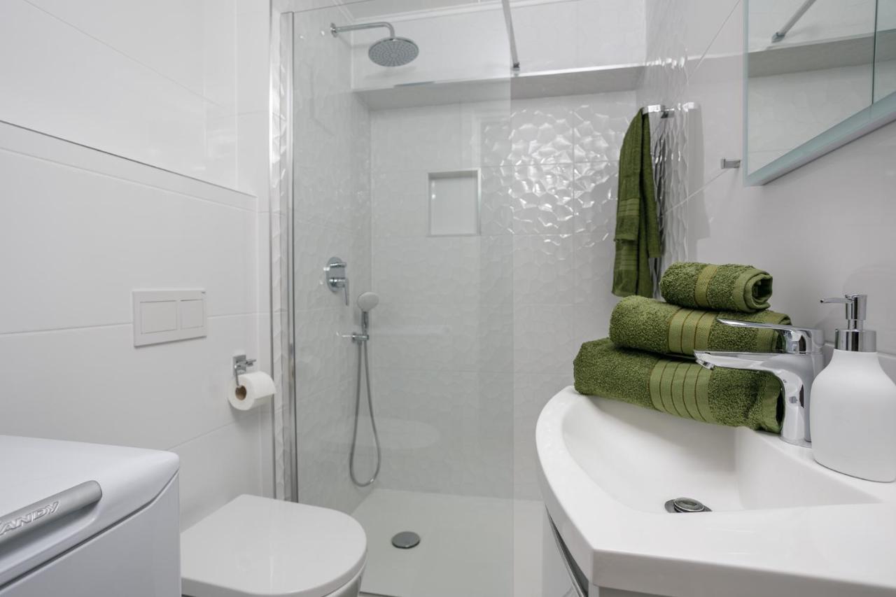 Apartmen Plus U Centru Blizu Plaze Njivice Luaran gambar