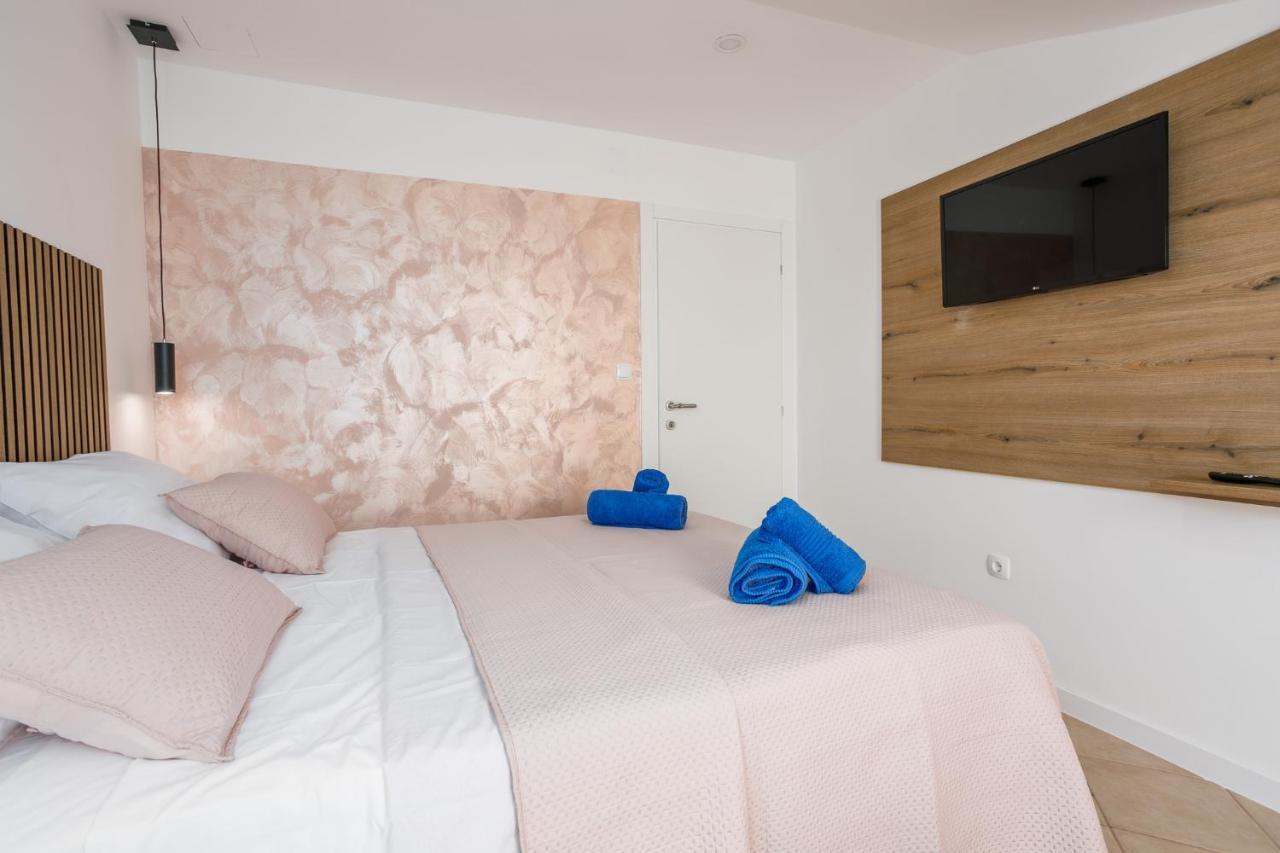 Apartmen Plus U Centru Blizu Plaze Njivice Luaran gambar