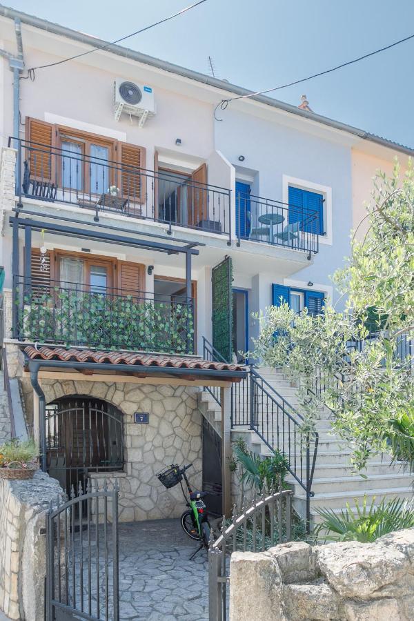 Apartmen Plus U Centru Blizu Plaze Njivice Luaran gambar