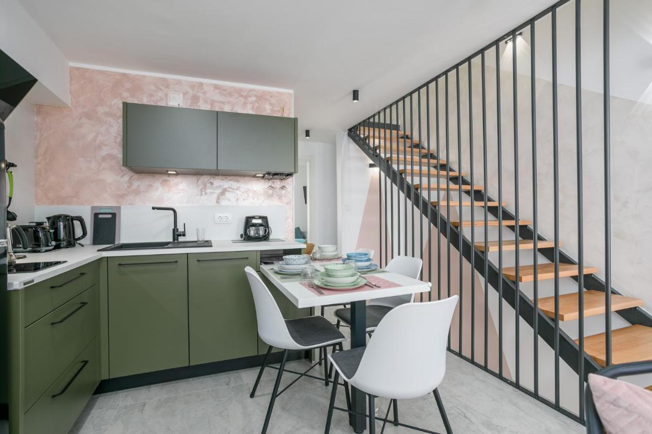 Apartmen Plus U Centru Blizu Plaze Njivice Luaran gambar