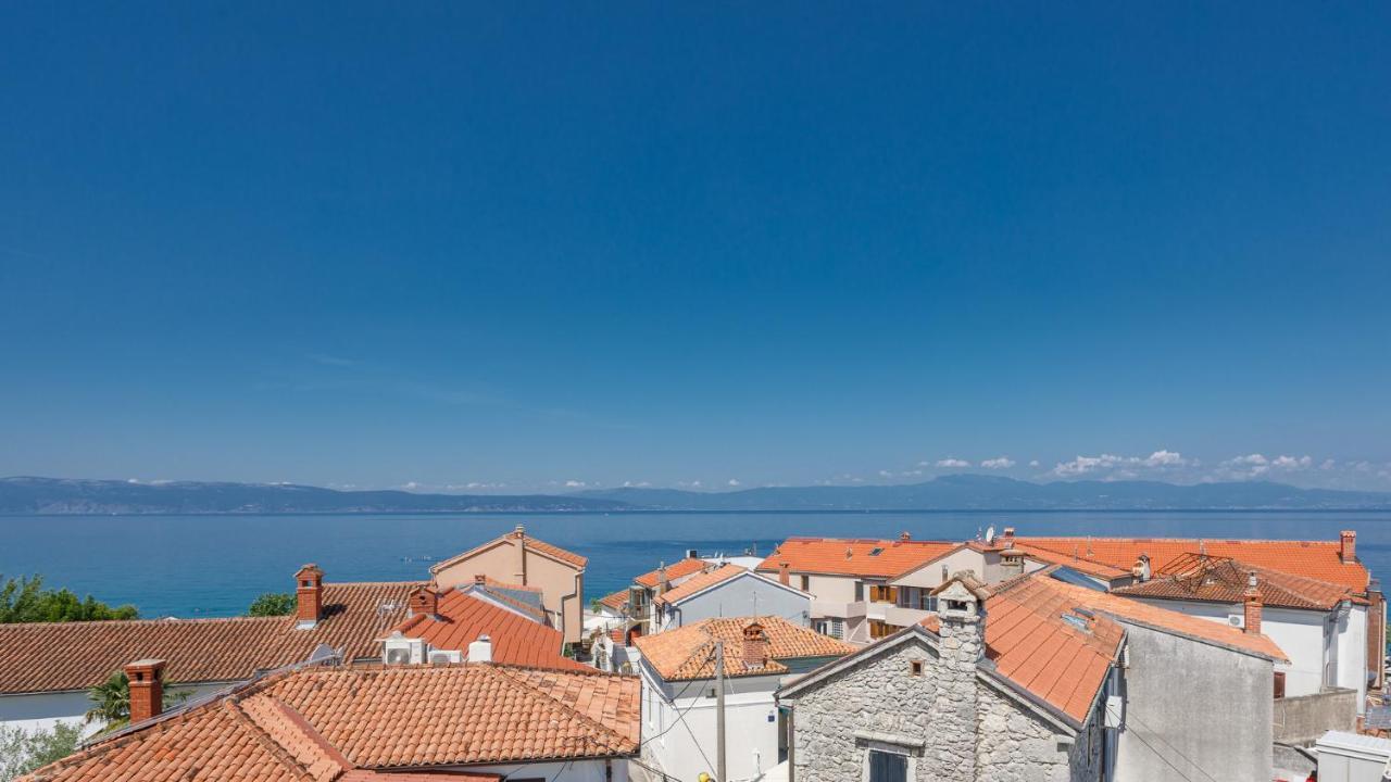 Apartmen Plus U Centru Blizu Plaze Njivice Luaran gambar