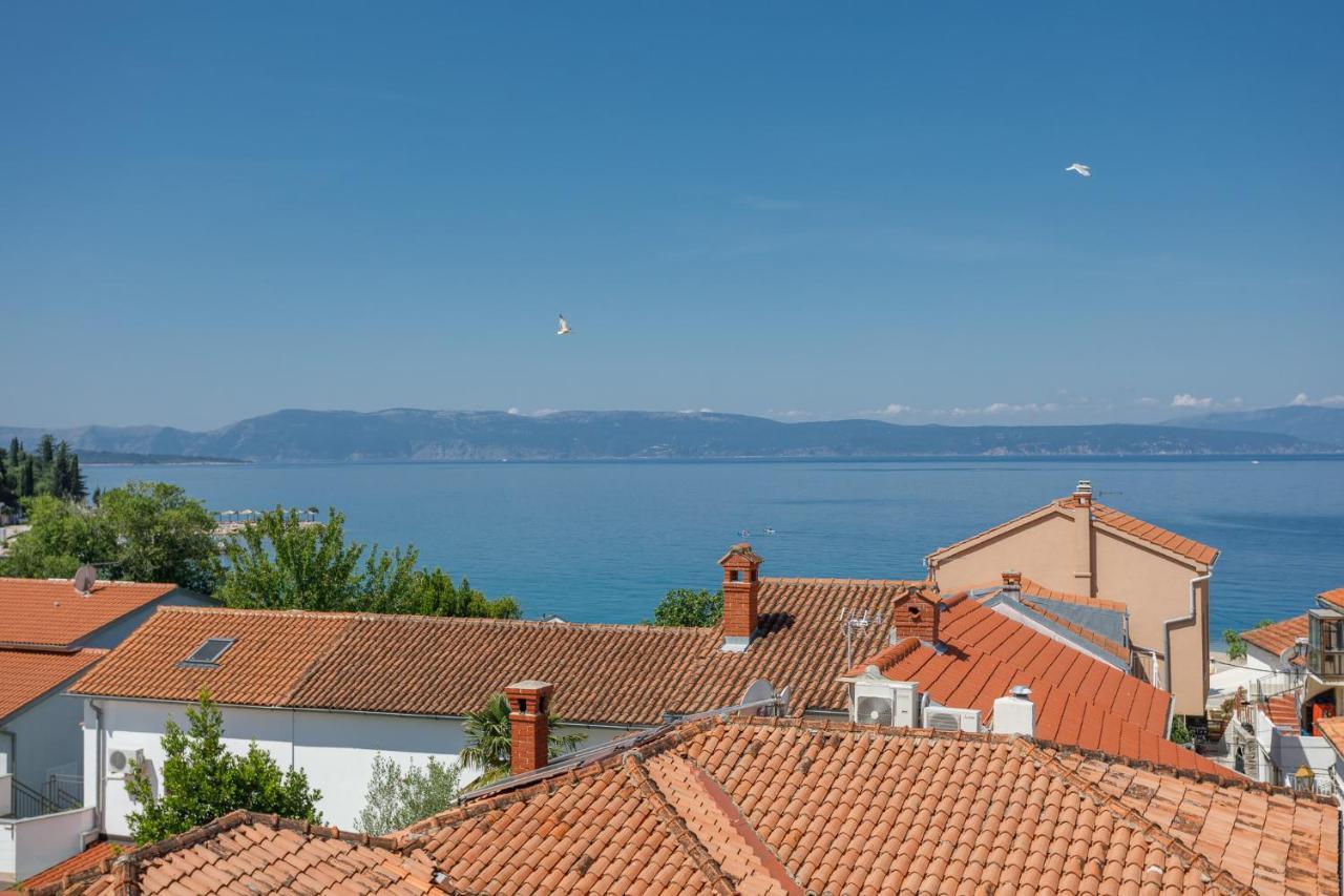 Apartmen Plus U Centru Blizu Plaze Njivice Luaran gambar