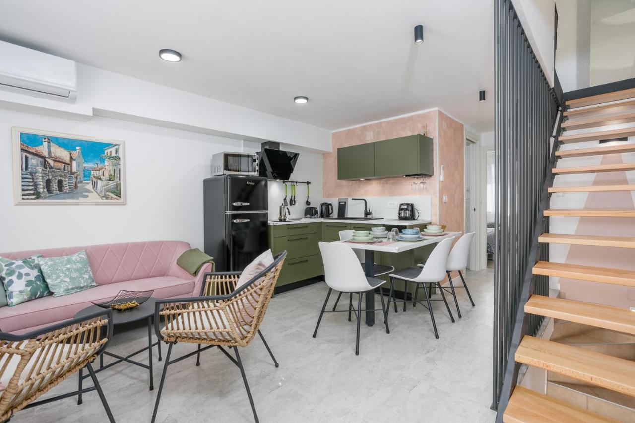 Apartmen Plus U Centru Blizu Plaze Njivice Luaran gambar
